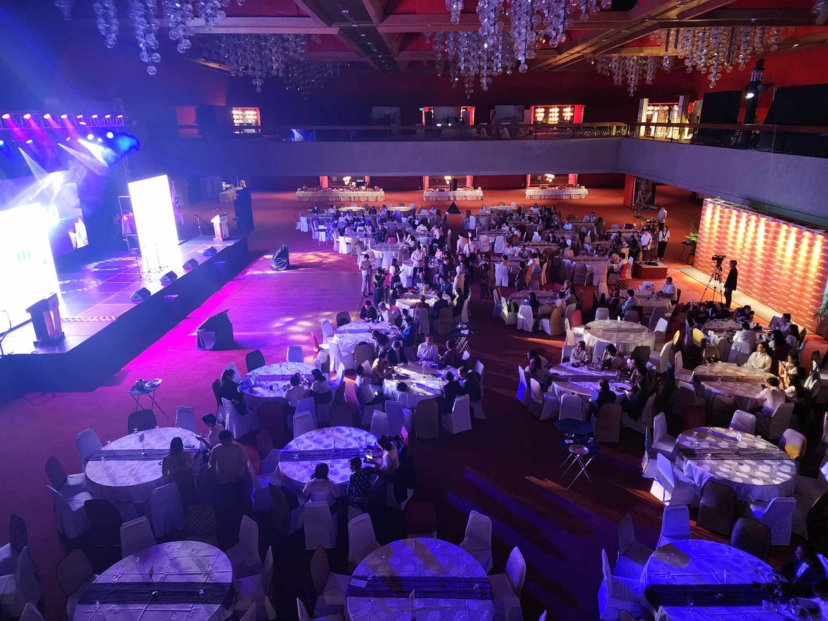 b2bcoachalby's tweet photo. ATM: MetaTokyo Studio participates in Philippine Creative Industries Month closing ceremony. Drop by our exhibit booth to meet the co-founders of Asia’s next generation Web 3.0 game builders. #MetaTokyoStudio #Chromata #pcim #NCCA https://t.co/lQEVxxGKVh