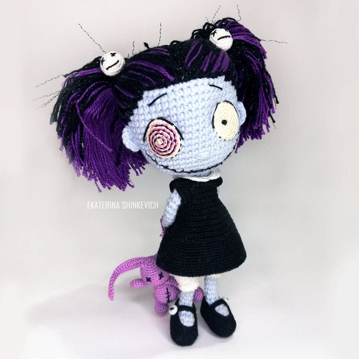 Halloween Zombie Doll
dailydoll.shop/shop/halloween…
#handmade #dailydollshop #crochettoy #crochetdoll #crochet #toys #doll #christmasdecor #diy #diyideas #halloweendecor #christmas #amigurumipattern #amigurumi #amigurumidolls #amigurumitoy #witch #thanksgivingday #plushtoys #Halloween