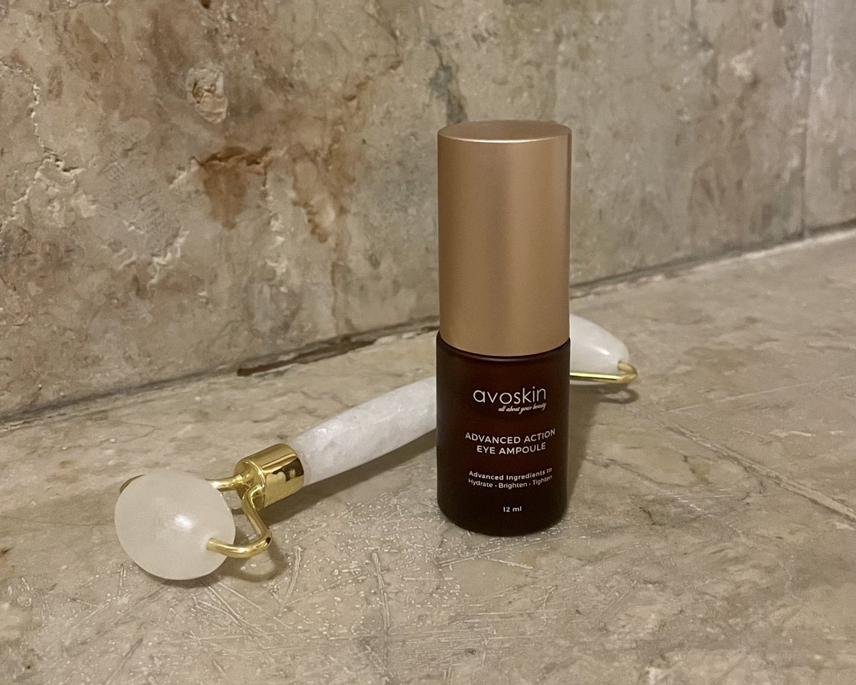 amndzahra's tweet photo. in love with my new AM undereye routine karena game-changer bgt buat aku yg sering begadang dan cengeng (dikit). aku pake Avoskin Advanced Action Eye Ampoule + face roller dan jadi lebih cerah dan hydrated undereye aku skrg! nangis dikit malemnya ga ngaruh. 😙🤘 https://t.co/u9SiyD07ko