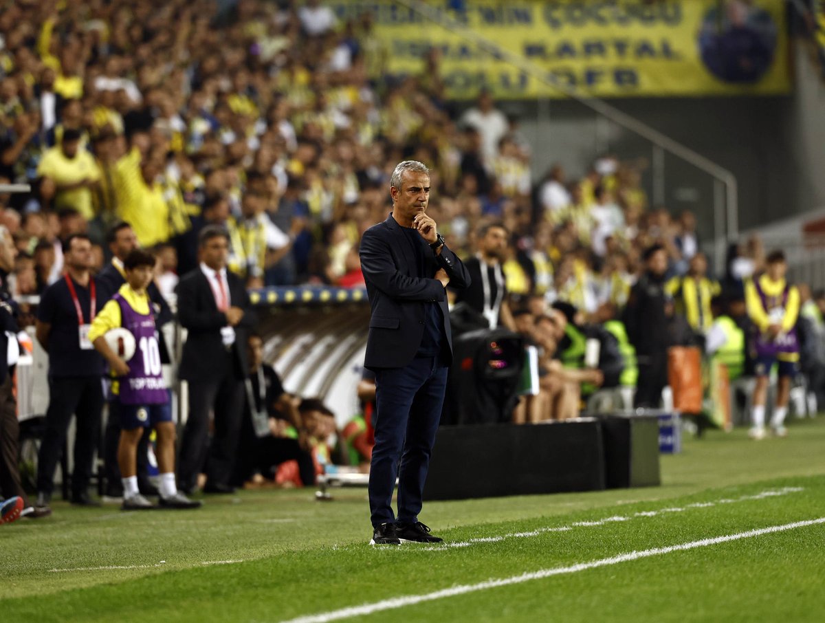 Eğildiğimizi görmek isteyen camiye gelsin. Hayırlı Cumalar

-Hacı İsmail Kartal