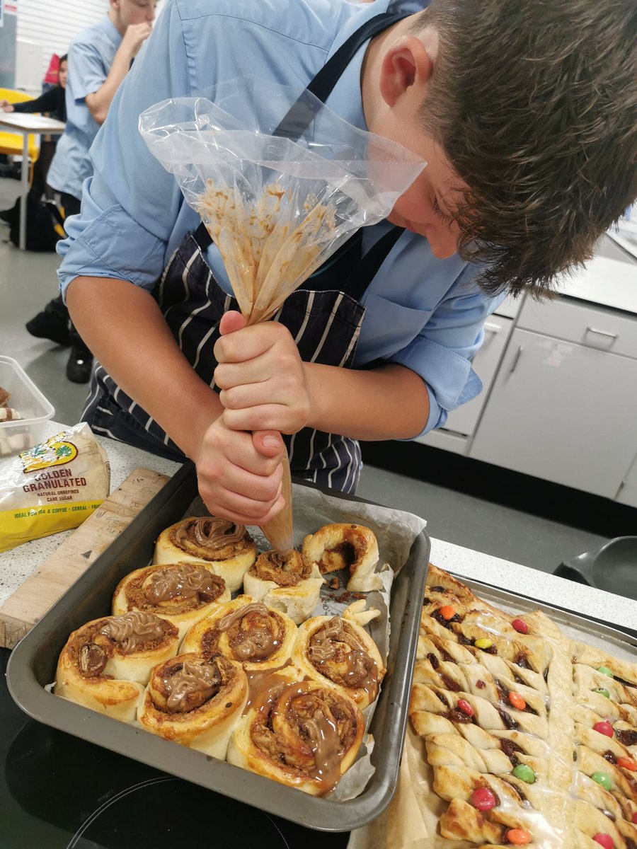 MCS_DT's tweet photo. Year 9 Dough Creations 🥖🥨🍞🧈🍎
@LearnWithMCS https://t.co/3CHaOb8161