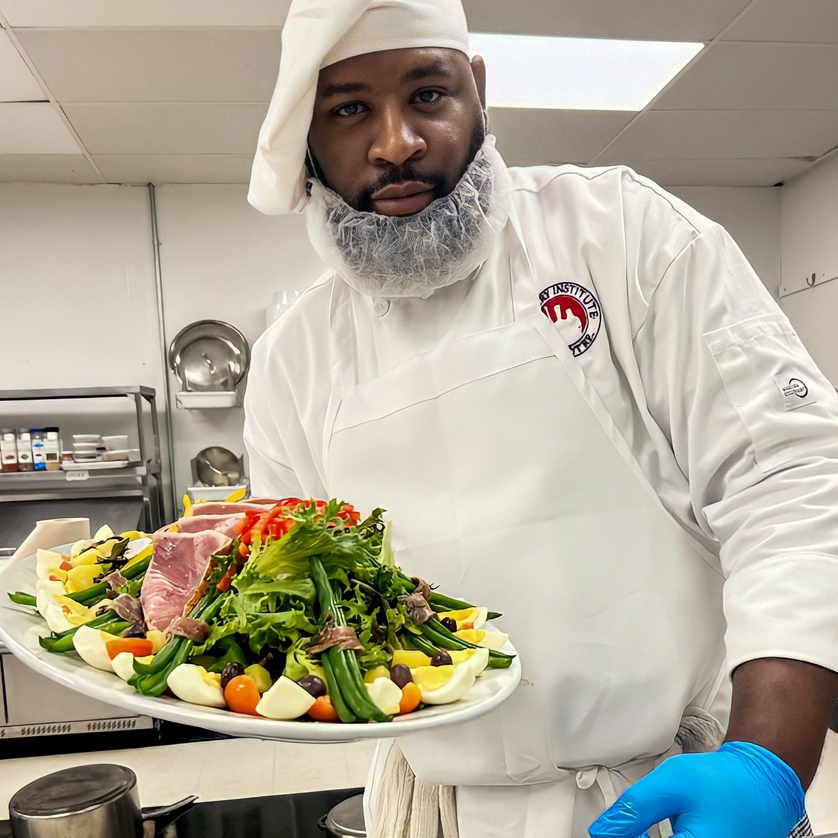 Seared tuna salad never looked this goood