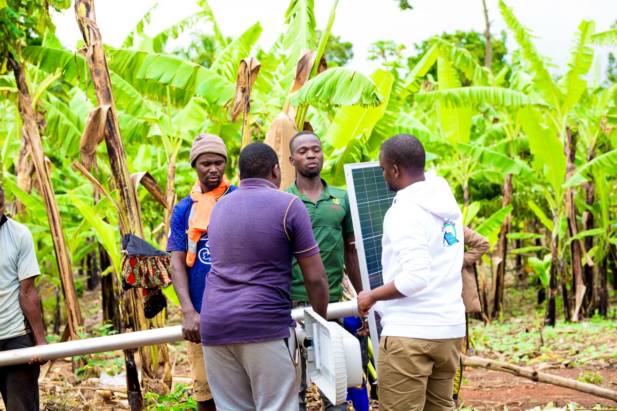 MrSolarGrid's tweet image. solar street light installation kazi ikiendelea karibu tukuhudumie.