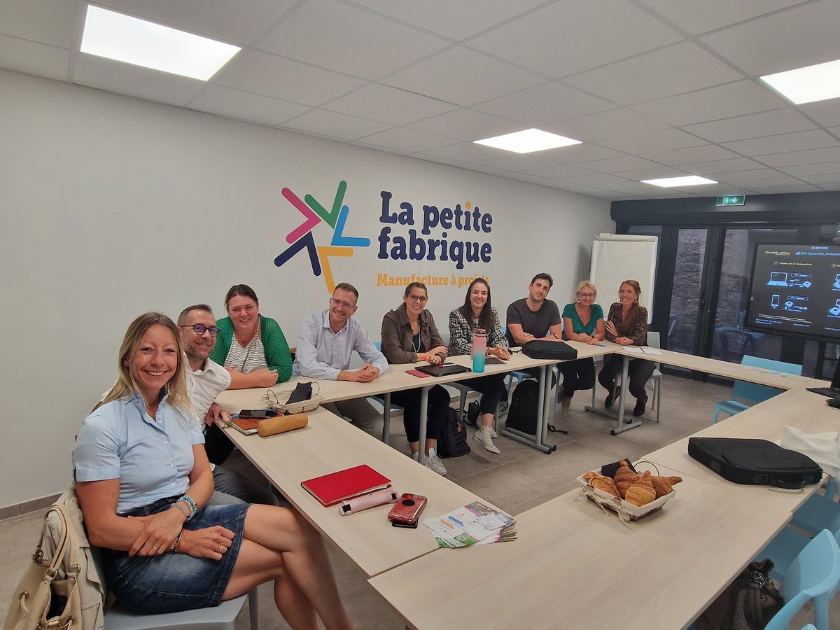 Réunion de " rentrée" pour l'équipe #lua du @Poleemploi_oc d'#agde et <a href="/Capemploi_/">Cap Emploi</a>. A l'ordre du jour : la préparation de nos événements : #handijob Béziers  #duoday et Semaine européenne du handicap #seeph23. Merci à lapetitefabrique pour leur accueil.<a href="/AgdeOfficiel/">Ville d'Agde</a>