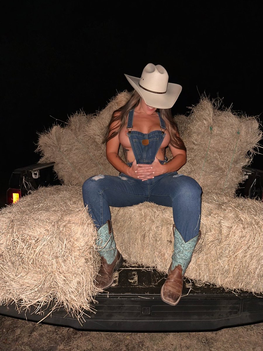RT if you like Country Girls in overalls and that’s all 🥰