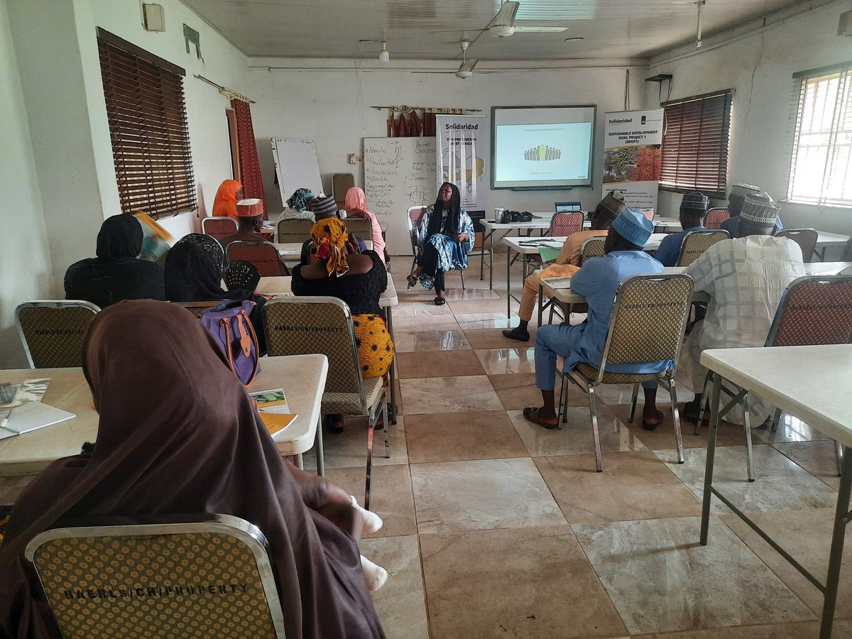 Solidaridad_wa's tweet photo. To ensure the #sustainability of #SDGP, @Solidaridad_wa has trained 18 community facilitators in the Kaduna state, to serve as extension agents to provide support in community mobilisation & training of fruits & vegetable farmers. SDGP is funded by @NLNetherlands & @Henkel. https://t.co/fi523e97Fe