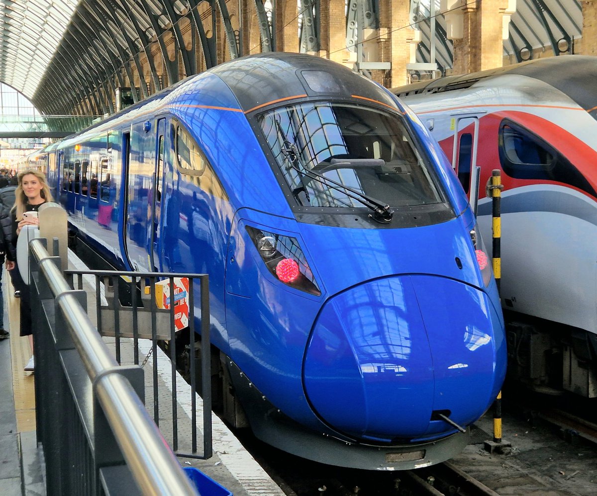 harris1881's tweet photo. Today's #TrainWindowView on a Lumo service from London King's Cross to Newcastle.
My forward facing, window seat faces backwards and, well, doesn't have much of a window.
I will just have to imagine the view. https://t.co/XsM7ylAr7T