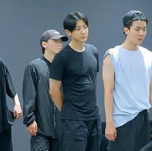 holox00's tweet photo. چانیول هرچی باسن نداشته باشه به جاش ممه بزرگواری داره...ککک😃😀😃😀
@weareoneEXO
@layzhang @B_hundred_Hyun https://t.co/BbrEeDFcLR