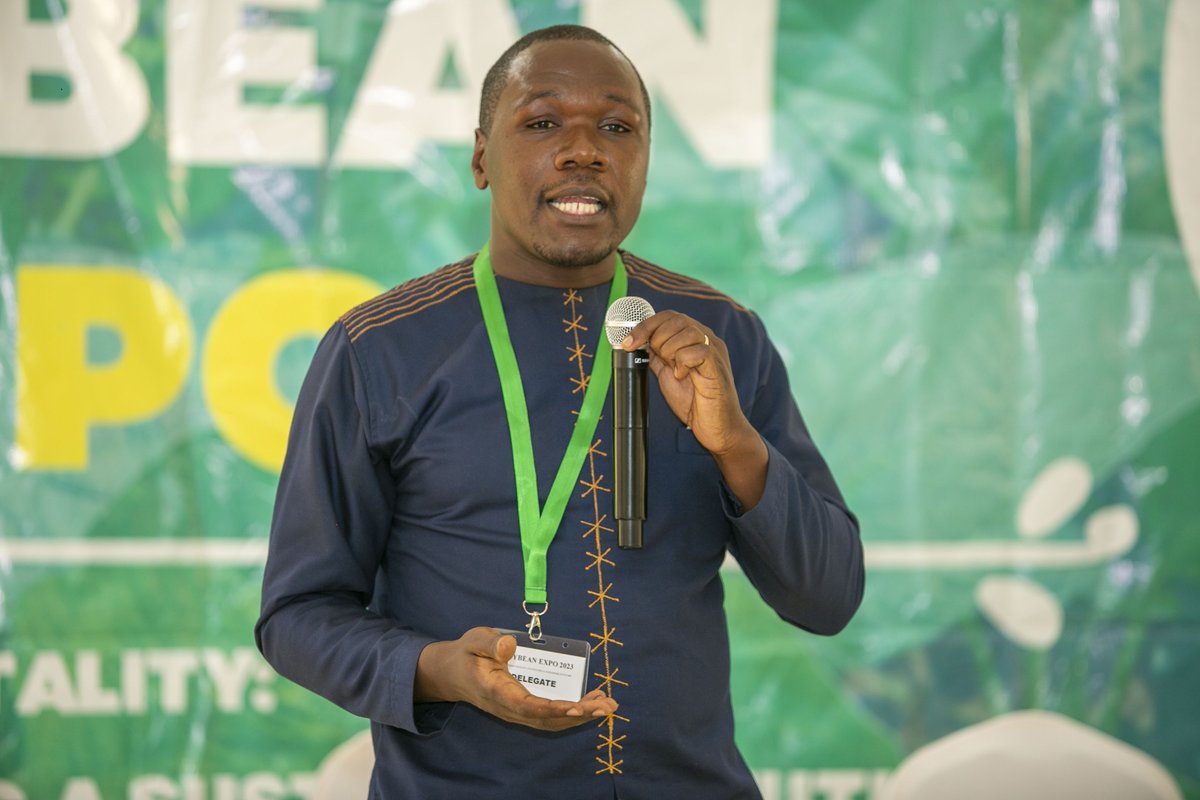 SCALE_2's tweet photo. "We are here to reflect on our journey since 2019 with 2SCALE. The Soybean Expo is a significant milestone in the work we’ve been doing. Through this platform, we can share best practices on soybean production and chart the way forward." - @amusala_stephen , CEO- @ADSWesternR. https://t.co/9FVSCdlxgD
