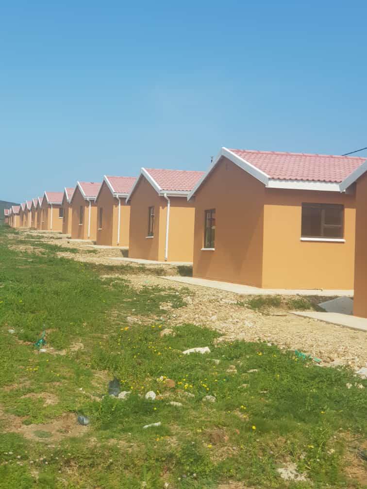 the_hda's tweet photo. The HDA handed over houses to beneficiaries in the Chatty 491 Military Veterans project. This project is part of the larger Zanemvula Mega Project, which is aimed at providing sustainable housing for approximately 10,000 families.
#RebuildTheHDA #TheHDAAtWork #HousingTheHDA https://t.co/y0JRg6ggPw