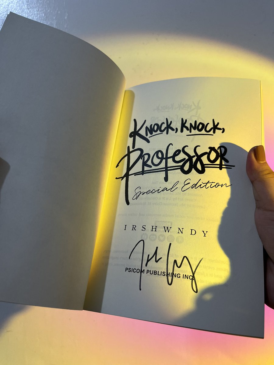 trishvvs's tweet photo. di man nakapunta sa mibf buti na lang pwede mag order sa online 🥹🫶🏼 

KKP Special Edition ✅🖤 

sobrang worth it ❤️ https://t.co/1ypzXvd75H