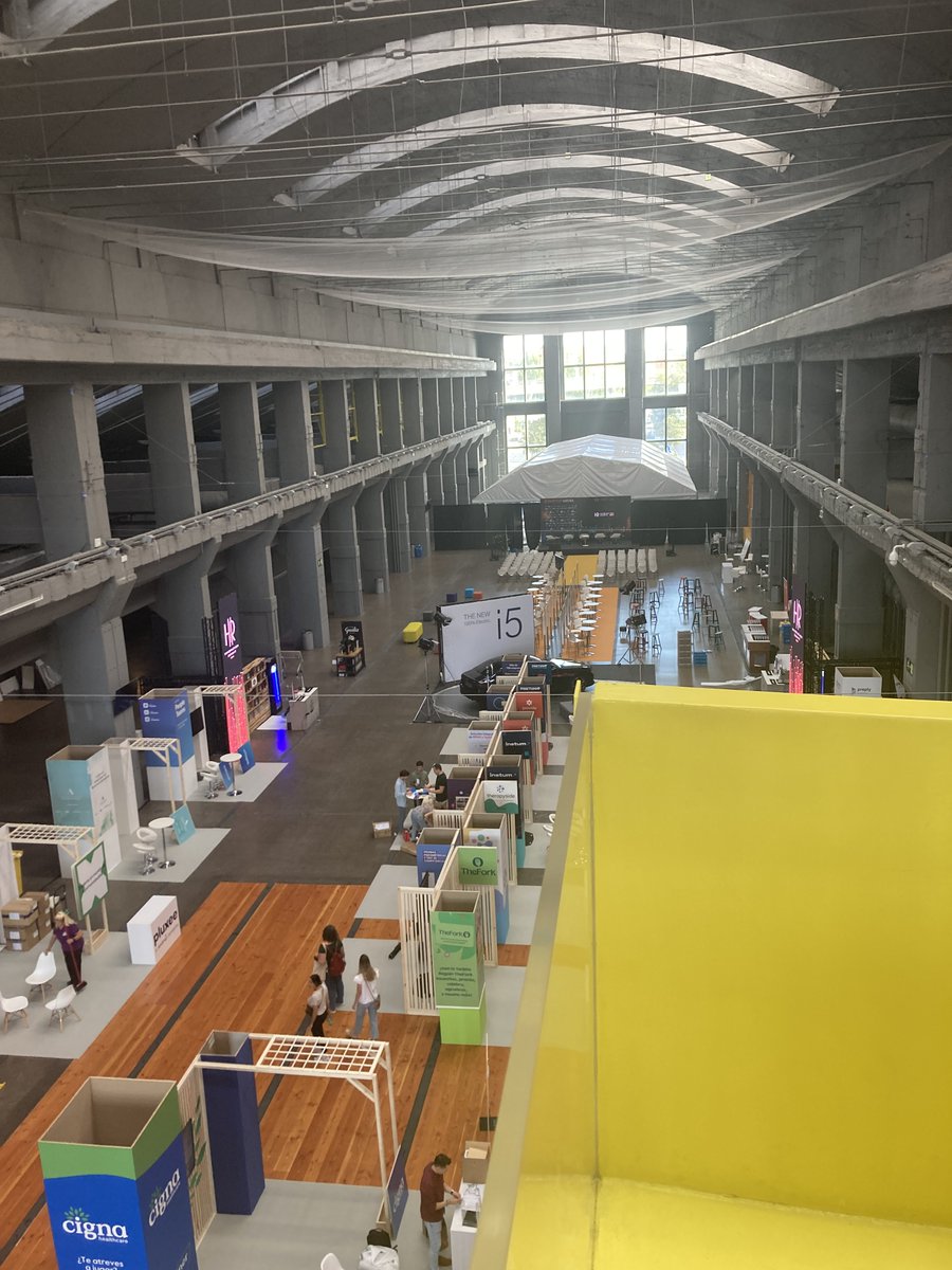 MSMK_'s tweet photo. Nuestros alumnos de segundo de Ciberseguridad acudieron a @LaNaveMadrid para conocer su entorno y las start-ups más punteras.  

Fue un evento muy enriquecedor que pudo darnos una visión innovadora sobre el mundo laboral.  

#MSMK #university #Universidad https://t.co/vZer8afXiY