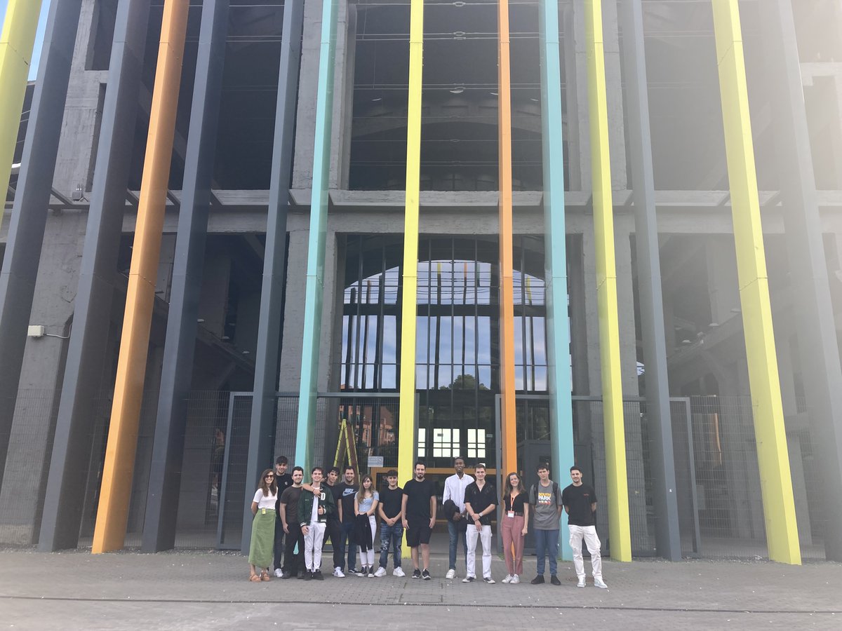 Nuestros alumnos de segundo de Ciberseguridad acudieron a <a href="/LaNaveMadrid/">La Nave</a> para conocer su entorno y las start-ups más punteras.  

Fue un evento muy enriquecedor que pudo darnos una visión innovadora sobre el mundo laboral.  

#MSMK #university #Universidad