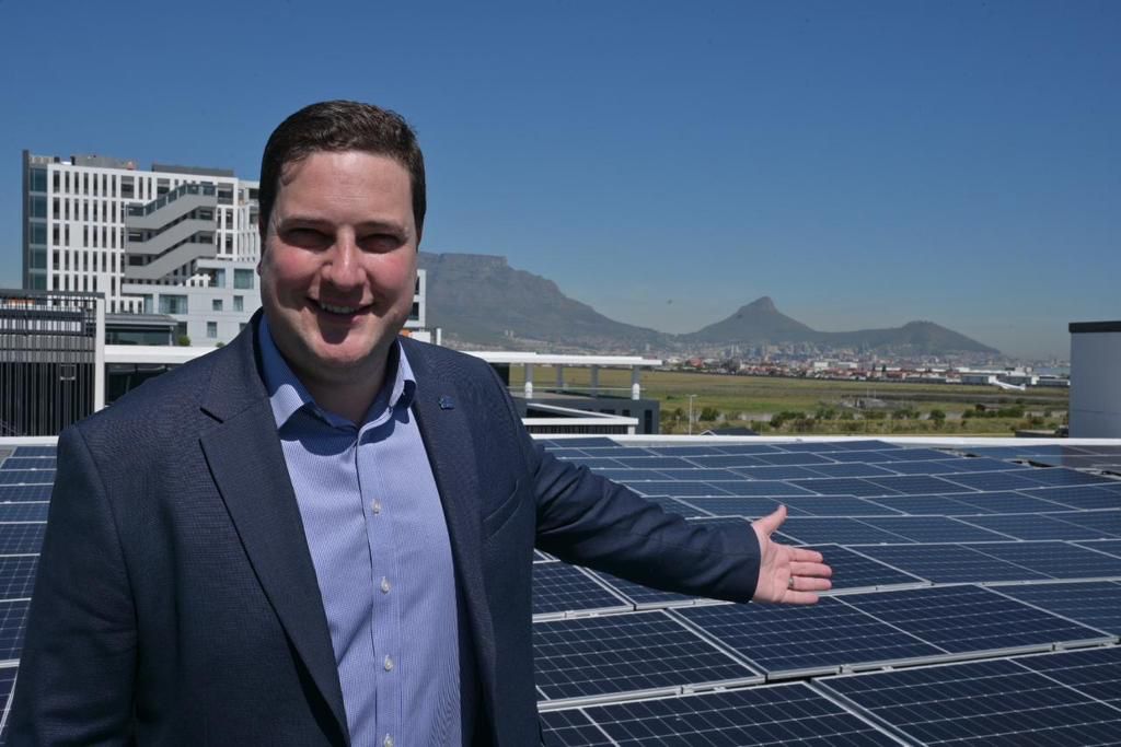 🌞 Cape Town's rooftop solar boom is breaking records! 

In August 23 we received a massive 1500 application for solar installations – a 50% surge compared to July, our previous record month 🚀

Read more: tinyurl.com/5azefvhn