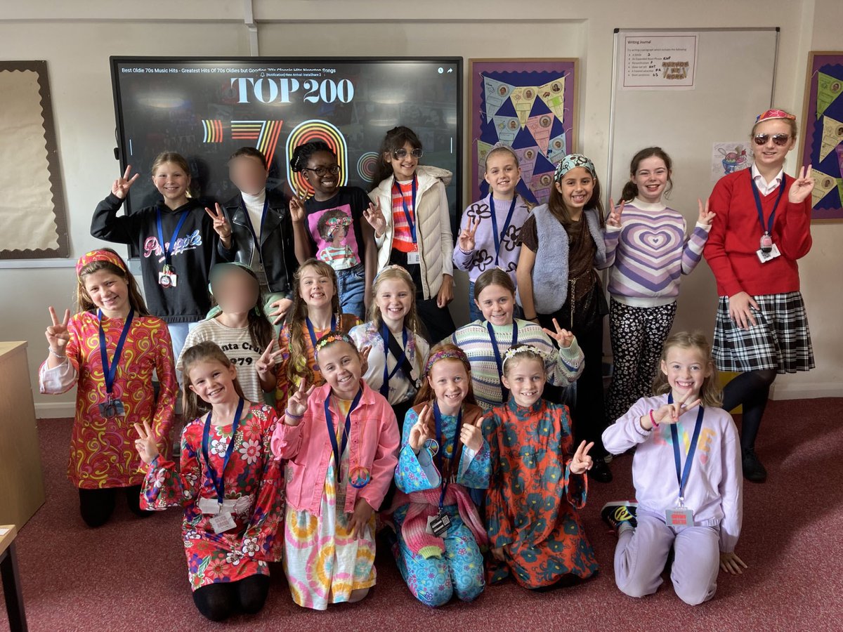 PipersCornerSch's tweet image. #PipersPrep getting groovy for Founders Day. There&apos;s always a very special energy around the School on this day, everyone is filled with excitement and ready to take on Friday with a bucket full of joy.

#PipersCommunity #PipersPride #FoundersDay2023