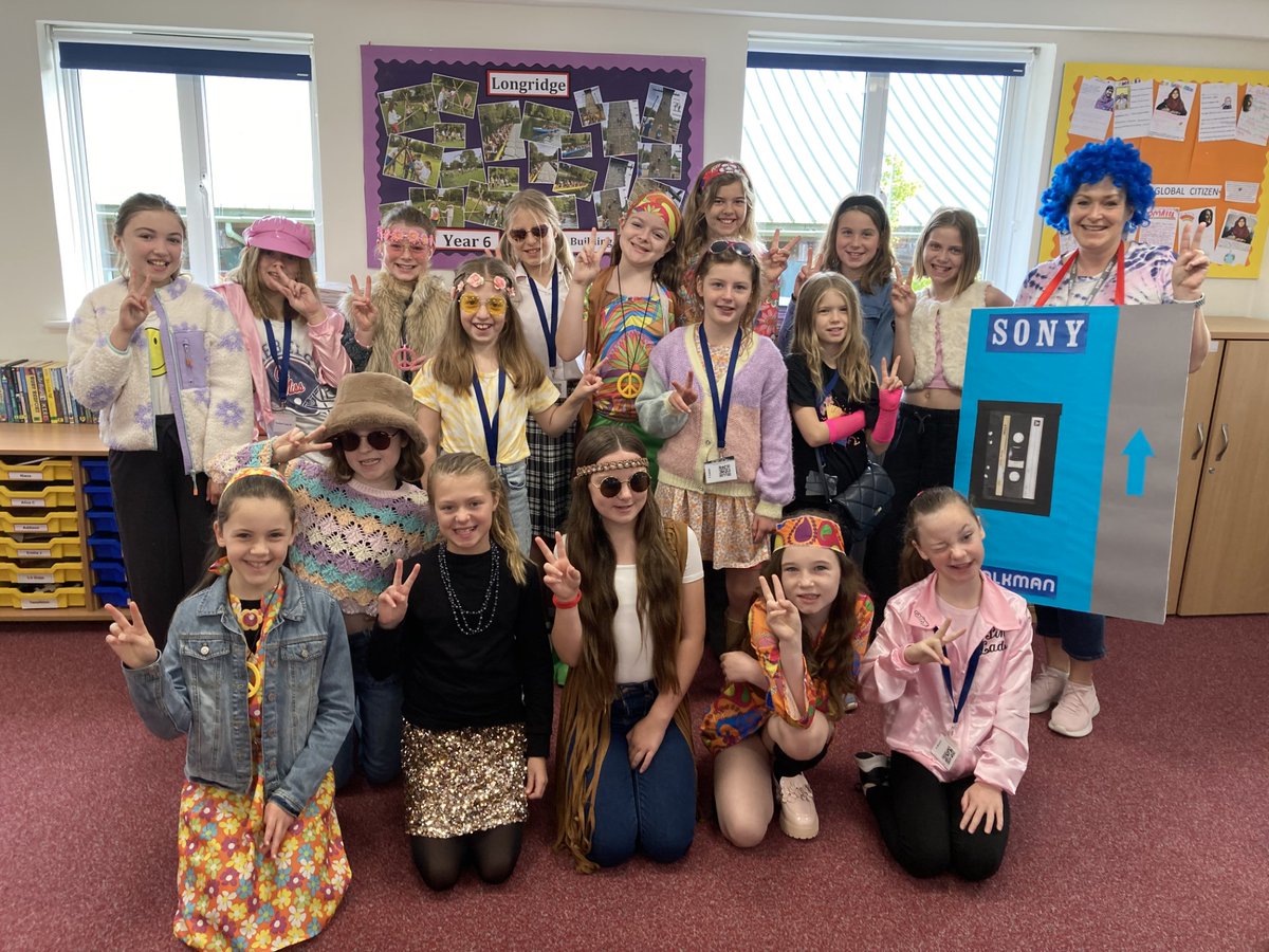 PipersCornerSch's tweet image. #PipersPrep getting groovy for Founders Day. There&apos;s always a very special energy around the School on this day, everyone is filled with excitement and ready to take on Friday with a bucket full of joy.

#PipersCommunity #PipersPride #FoundersDay2023