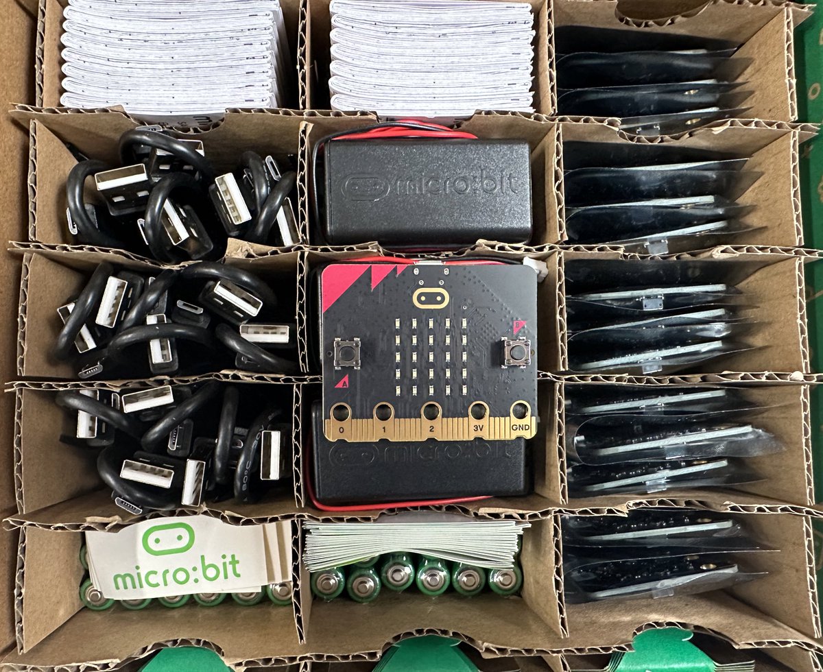 HolmeValleySch's tweet image. Micro:bit
Thank you @microbit_edu for our delivery today ▶️➡️⬆️🔁⏹️
#BBCmicrobit computer and accessories @BBC_Teach
#Coding #STEM #Microbit #TheNextGen
