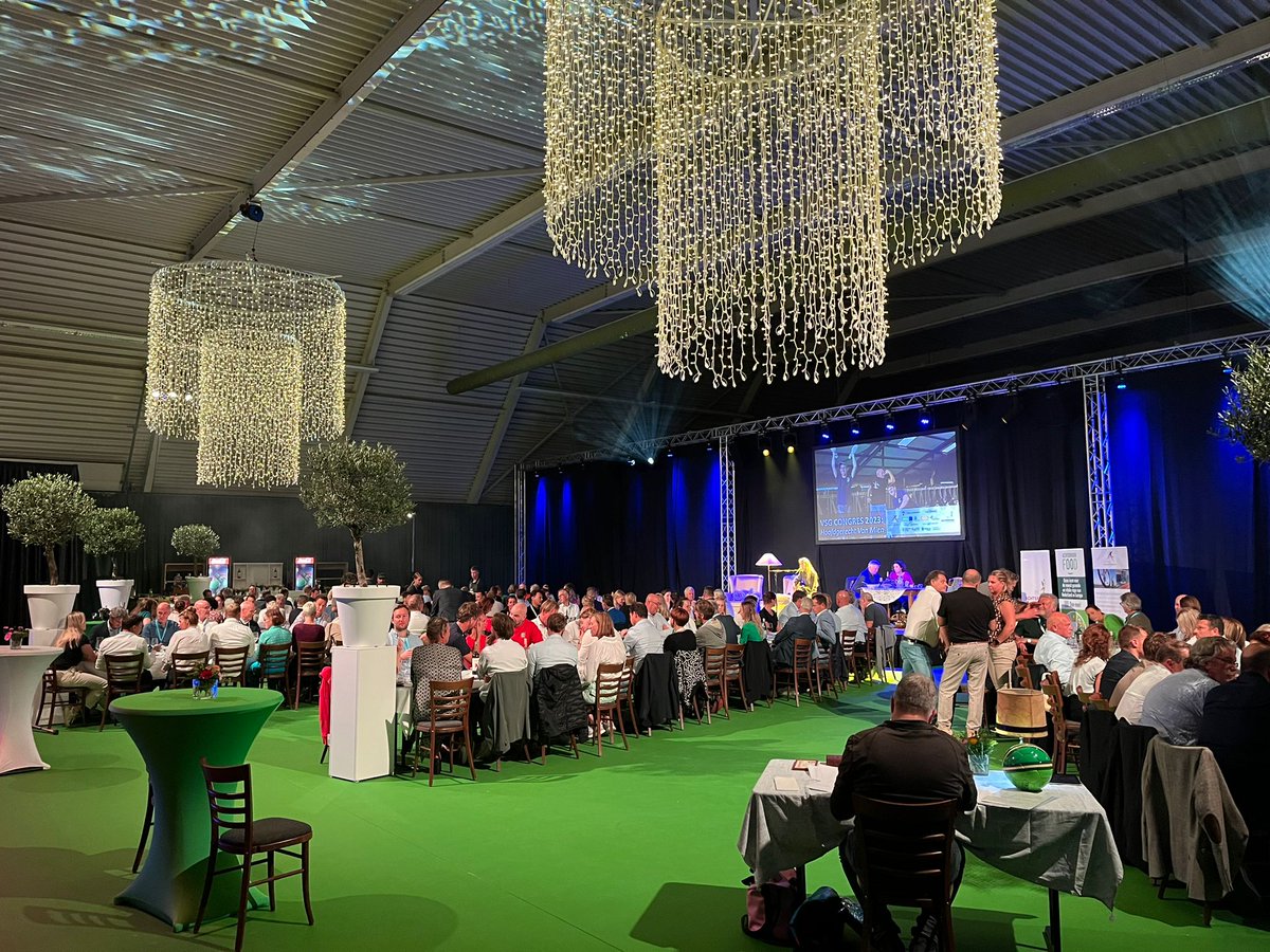 NetwerkLokSport's tweet photo. Vorige week waren we met voorzitters Sam Janssens &amp; Bart Van Dijck aanwezig op het jaarcongres van @VSGemeenten in Nederland. Een terugblik op een interessant tweedaags VSG congres in 1 van de mooiste én sportiefste regio’s in Nederland. We keerden terug met heel wat inspiratie! https://t.co/XQij57rF7O