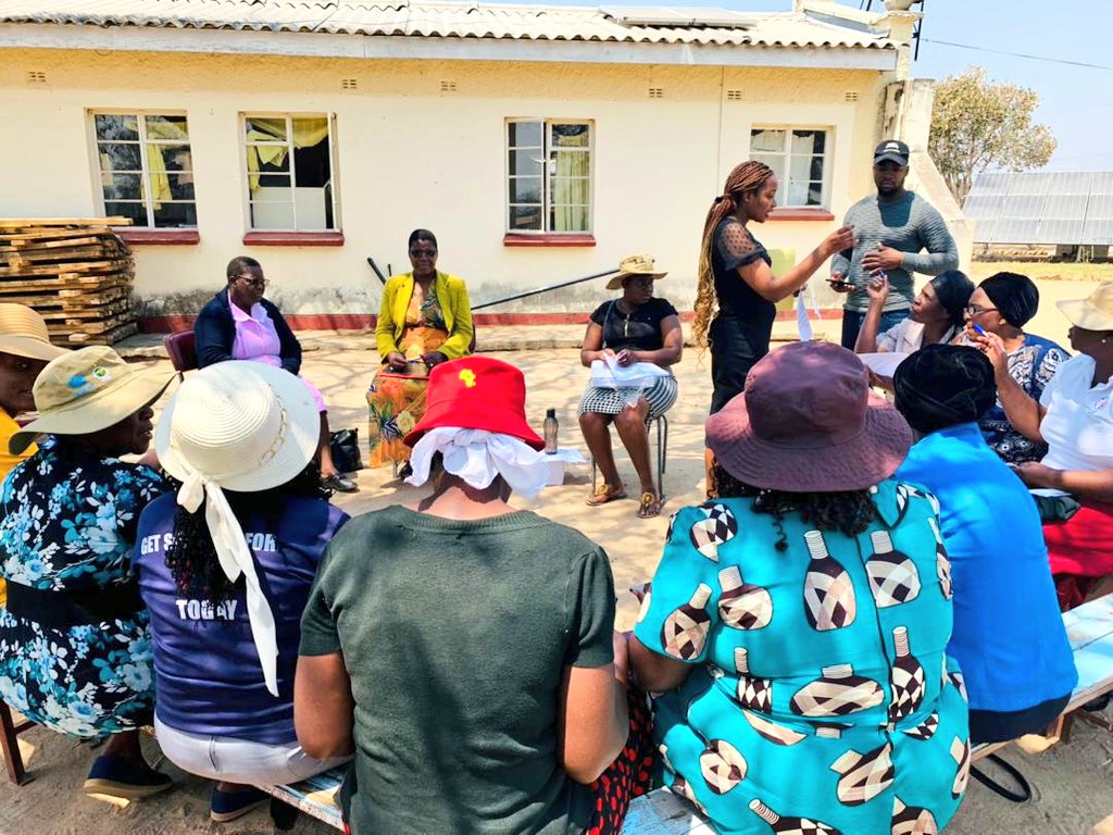 It's a good time to #Connect or make plans to meet with friends for a #CatchUp on how the weeks been! 

It's so easy to get lost in the pace of life 🥹 We forget to slow down, reflect, check on others and share experiences. 

Let's connect more 💛
#CircleKubatanaTose #CKT 🇿🇼