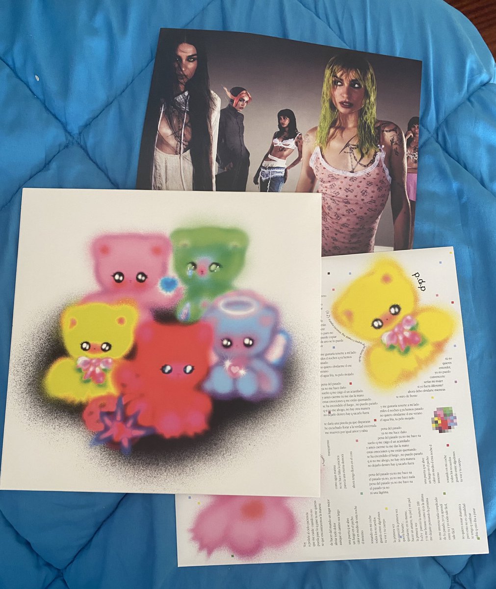 olaiagx's tweet photo. me acaba de llegar el vinilo de @natalialacunza qué cosa más bonita por favor 💛🩷💚🩵❤️ https://t.co/gL7OTYMmnQ