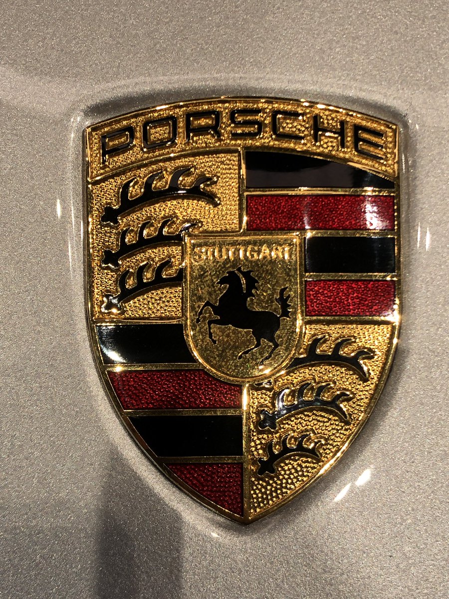 PWLCARS's tweet photo. 質問

#どのポルシェがお好きですかシリーズ

#porschestudioginza
#ポルシェスタジオ銀座
#porschecarreragt 
#ポルシェカレラgt https://t.co/PODYvG85PO