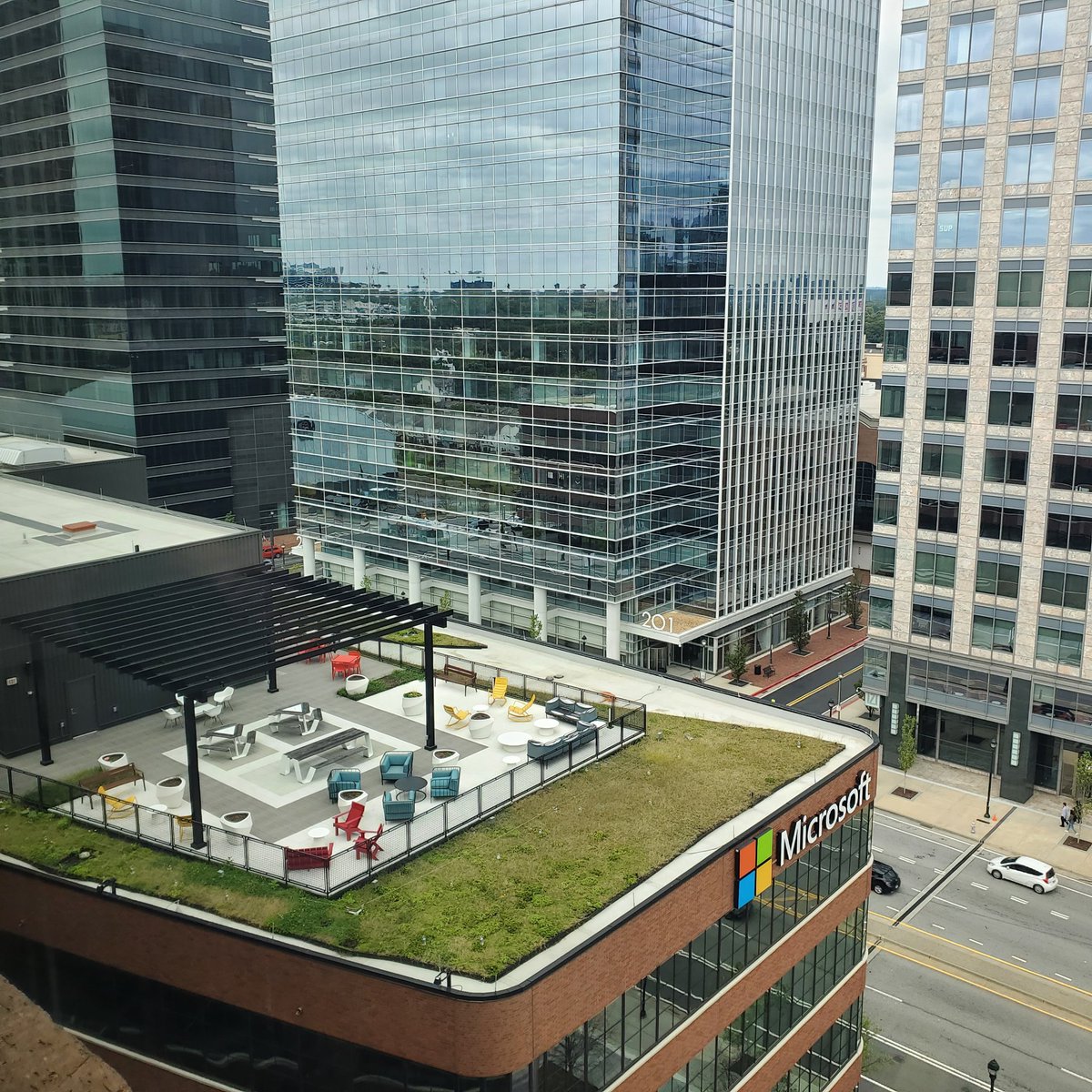AlexiaT4776's tweet photo. My office for the day!! Microsoft offices were definitely a vibe!! https://t.co/0CvHN8PotV