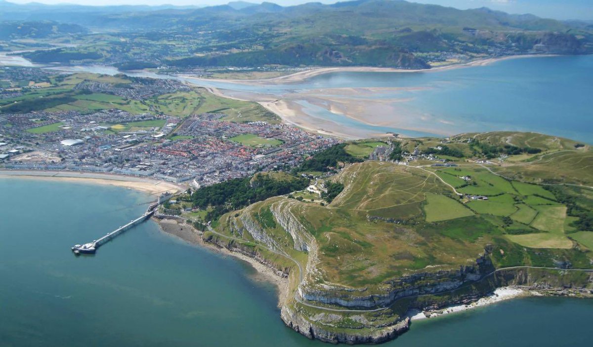 GogTriathlon's tweet photo. Wishing #GOGSpeed to all our athletes racing in our hometown this weekend at the @aahevents #llandudnotri & @TriathlonCymru Super Series Final.
The dream of a 4th Super Series Title on the bounce might be out of our hands but let’s go out fighting!!
#GOGSquad #Llandudno https://t.co/r2eKWJHhPr