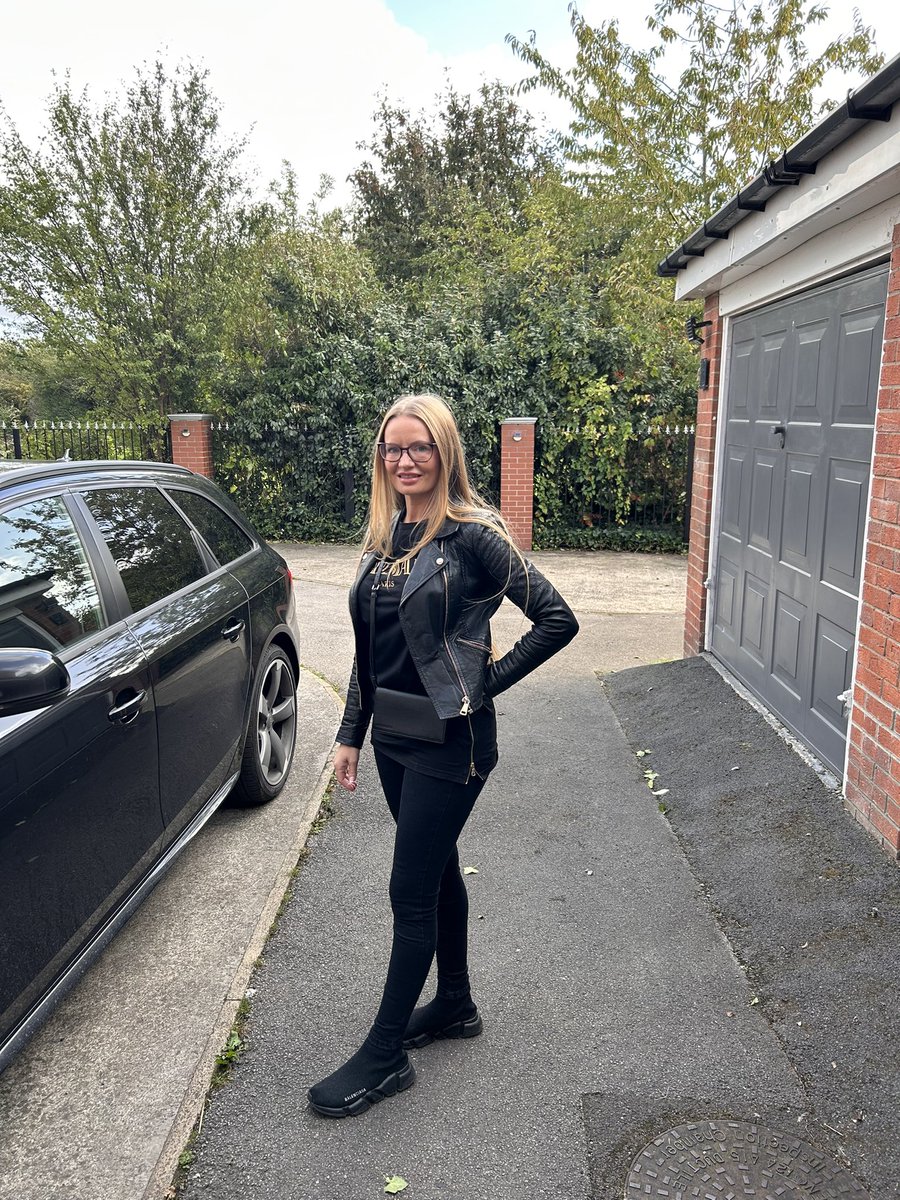 LittleBitOfCas's tweet image. Life begins at 40! #big40