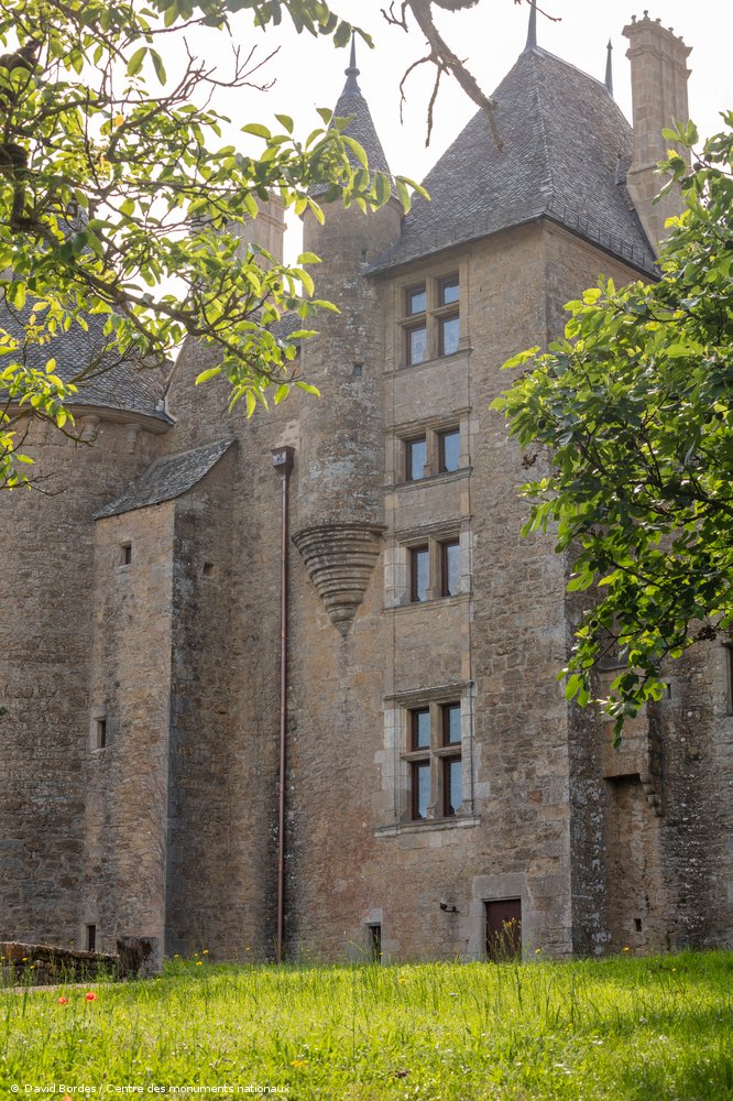 leCMN's tweet photo. Le patrimoine du #lot a besoin de vous ! 💪
À vous de jouer pour débusquer un trafiquant d’art sans scrupule qui sévit dans les châteaux de #CastelnauBretenoux et #Montal... 🏰 Préparez-vous pour un passionnant voyage dans le temps !
https://t.co/wDDmpyL8Xo https://t.co/qyCR1Sgyy7