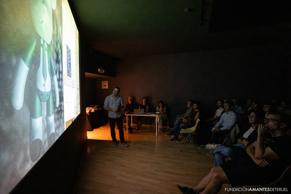 amantesteruel's tweet photo. CAJA DEL ARTE 🖼 | Acto de presentación y entrega de las obras exclusivas de @LeoTena y @alicia__blasco para la #CajaDelArte, una de las iniciativas con las que conmemoramos el 25 aniversario de la Fundación

#HazteAmante #arte #AmantesDelArte #Amantes25 https://t.co/UdzcLD7m5k