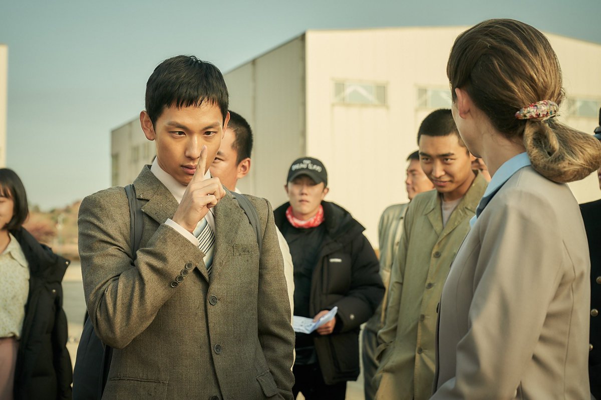 [Behind Photo 📷] 23.09.29

'อ๊กริม' จากรูปเบื้องหลังภาพยนตร์ 1947 Road To Boston ค่ะ
ตอนนี้กำลังเข้าฉายที่เกาหลี 🫰

#RoadToBoston #1947보스톤 #1947Boston #HaJungwoo #YimSiwan #박은빈 #ParkEunBin #พัคอึนบิน