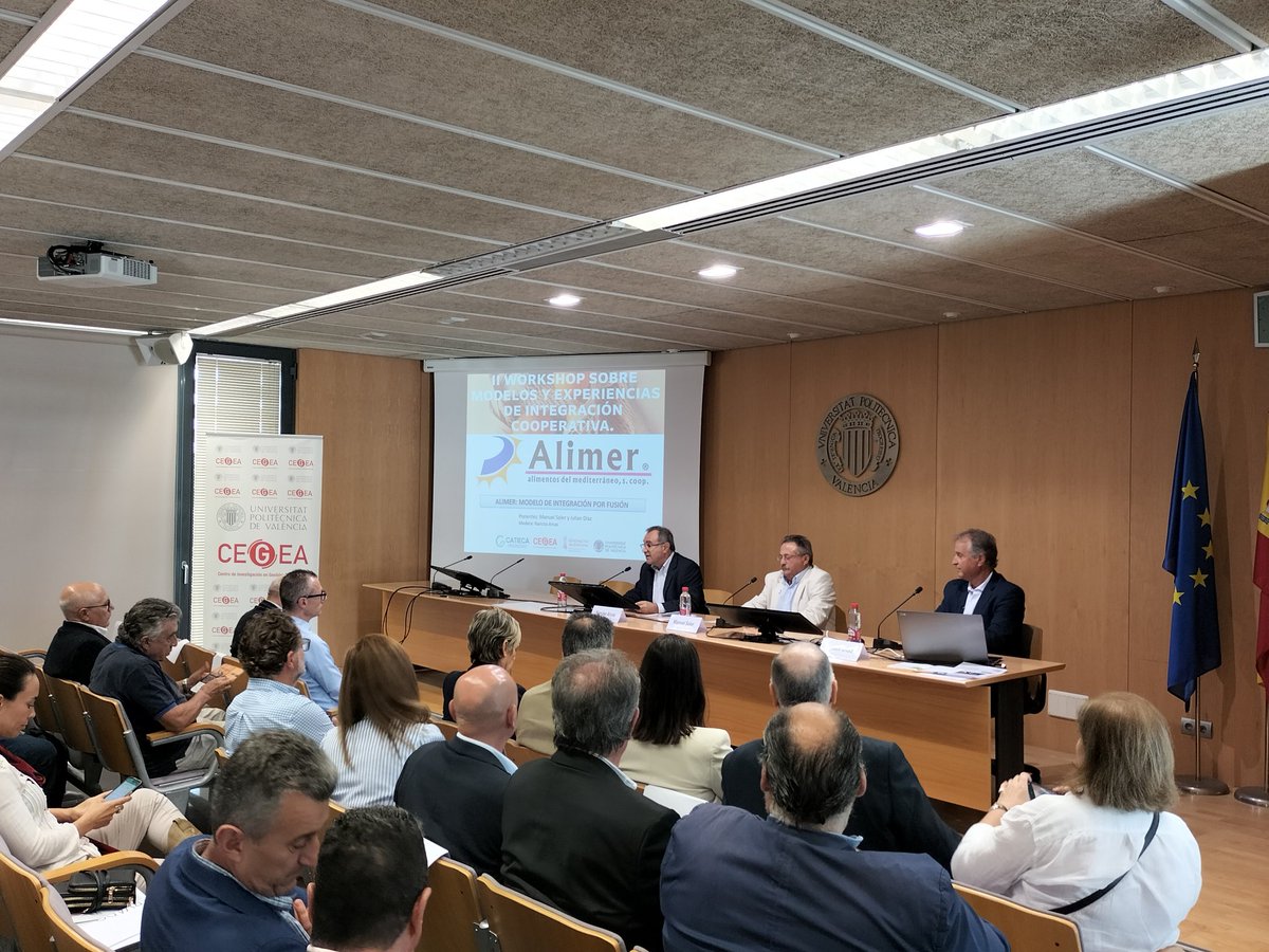 Cátedra de Integración Empresarial de Cooperativas (@catiecaupv) on Twitter photo La cooperativa ALIMER, que reúne a más de 1.750 agricultores y ganaderos, comparte su fascinante historia en el II Workshop sobre Modelos y Experiencias de Integración Cooperativa organizado por <a href="/CATIECAUPV/">Cátedra de Integración Empresarial de Cooperativas</a>. 🌱🐄🍅 #Cooperativas #Agricultura alimer.es La cooperativa ALIMER, que reúne a más de 1.750 agricultores y ganaderos, comparte su fascinante historia en el II Workshop sobre Modelos y Experiencias de Integración Cooperativa organizado por <a href="/CATIECAUPV/">Cátedra de Integración Empresarial de Cooperativas</a>. 🌱🐄🍅 #Cooperativas #Agricultura alimer.es