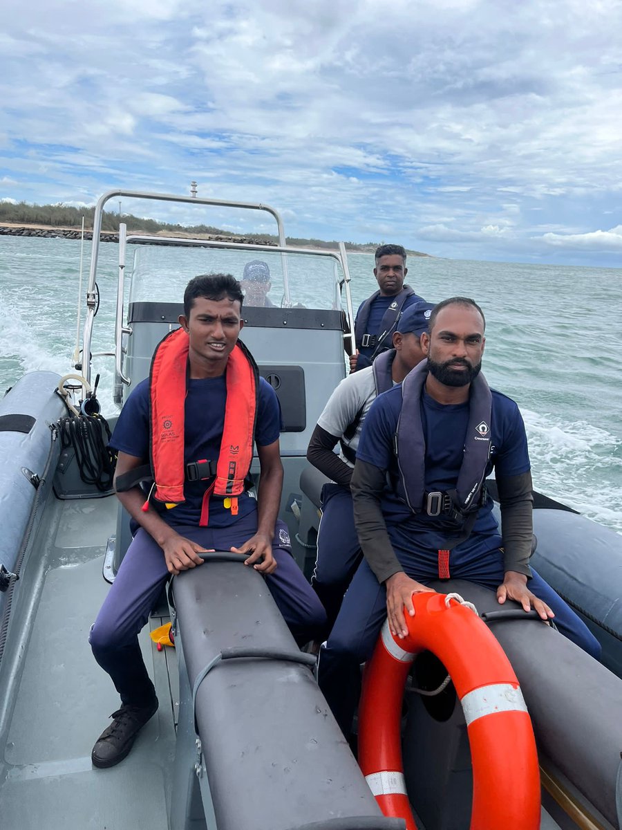 UNODC_MCP's tweet image. Second #RHIB Familiarization Training of the year in #SriLanka 🇱🇰 provided by @UNODC_MCP to @SLCoastGuard, aimed at enhancing their practical capabilities in boat handling 🚤, navigation 🧭, anchoring ⚓ &amp;amp; environment awareness 🌊
Funded by #Japan 🇯🇵
#BorderManagement