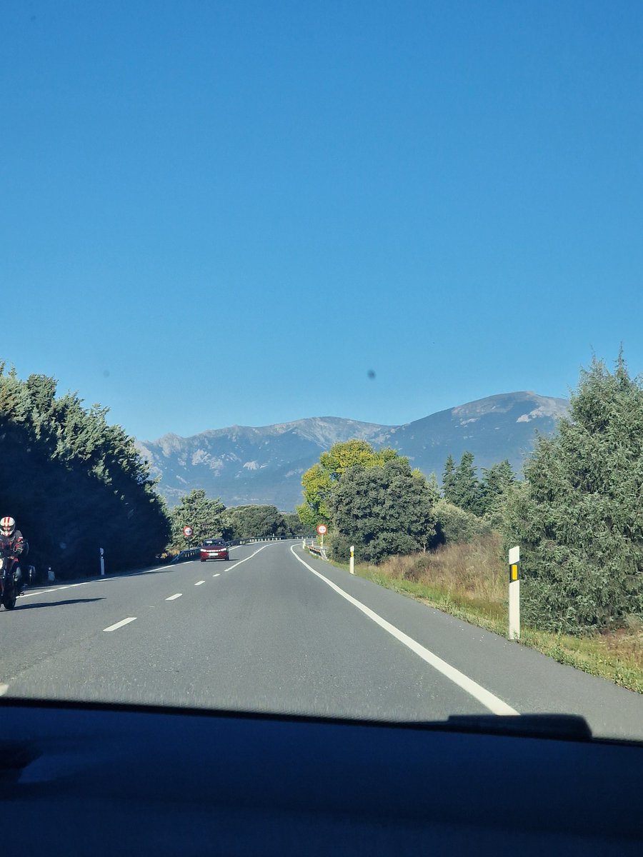 Nsdimeetu's tweet image. He cumplido con mi palabra y he ido a Guadalix de la sierra a gritar. 
- ALEX GANADOR, TE QUEREMOS.
- JAVI TE QUEREMOS
- MARTA Y PILAR FALSAS, TRAIDORAS.

(Mi novio a grabado un nano segundo en el metaverso y de put* milagro 😒 )
#GHVIP29S #GHVIPGala3