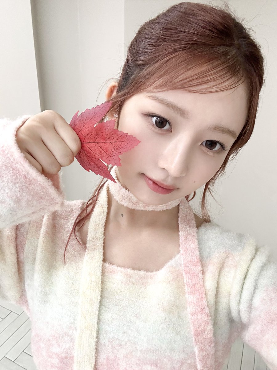 𔘓 𓂃  ࣪ ˖  ִֶָ
ㅤ
     Coming of the f̲u̲l̲l̲ moon，I make a nice wish
     for  everyone's  happiness ！‹𝟹   Don′t forget
     photos  with  autumn  leaves，a  warm   and
     romantic season！🍁
ㅤ