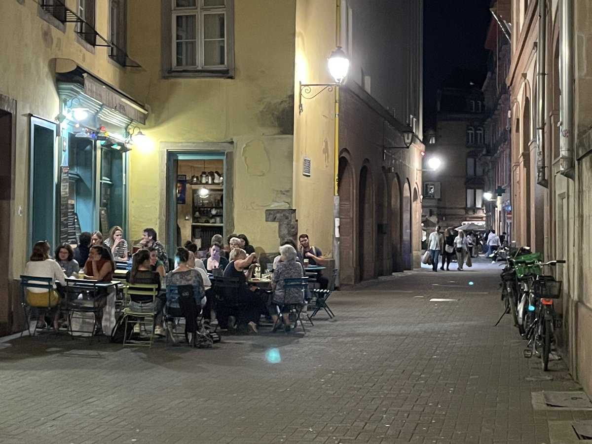 M_vtHoff's tweet photo. Streetlife at night in Strasbourg. https://t.co/AttnueIbXD