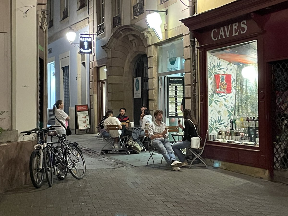 M_vtHoff's tweet photo. Streetlife at night in Strasbourg. https://t.co/AttnueIbXD