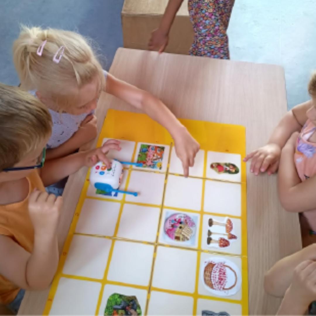 MatataStudioEDU's tweet image. “They used it for 3 weeks and when they gave it back to me, they asked me if they could have it again next year.”
Great feedback from a preschool class in Belgium 🇧🇪
#talebotpro #CodingLikeABC #STEMeducation #stemkids