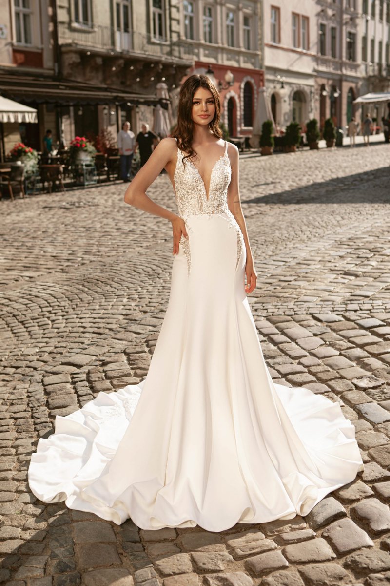Step into a world of elegance and luxury. Experience the magic of our bridal boutique firsthand. Book your appointment now!

Dress @giovanna_alessandro 
#dropsofluxury #giovannaalessandro #bridallover #weddingdress #weddingday #bridetobe #perthbride #realbridebrigade #samanthawyn