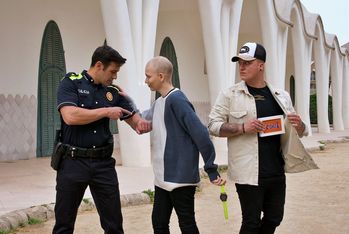 Bon dia! ☀️📆Avui iniciem el mes d'octubre amb el #calendarisolidari de <a href="/polisxvalientes/">Policias X Valientes</a> de la mà del valent Alex, acompanyat de <a href="/Shadoelmago/">Shado</a> 

Moltes gràcies a la fotògrafa 📷 <a href="/pattyortin/">Patty Ortín 🎗</a> per immortalitzar aquest moment tant màgic!