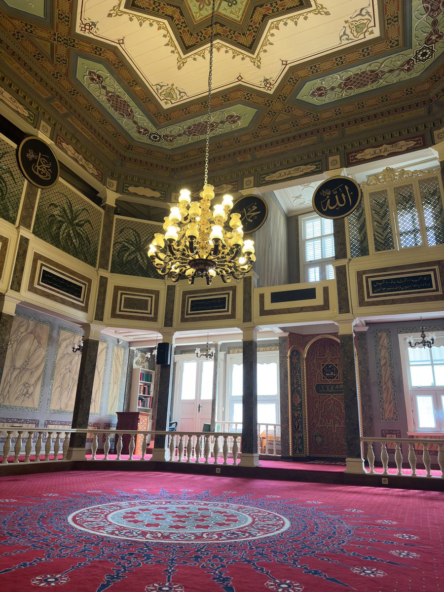 Hayırlı cumalar. (Elif Efendi Dergahı)