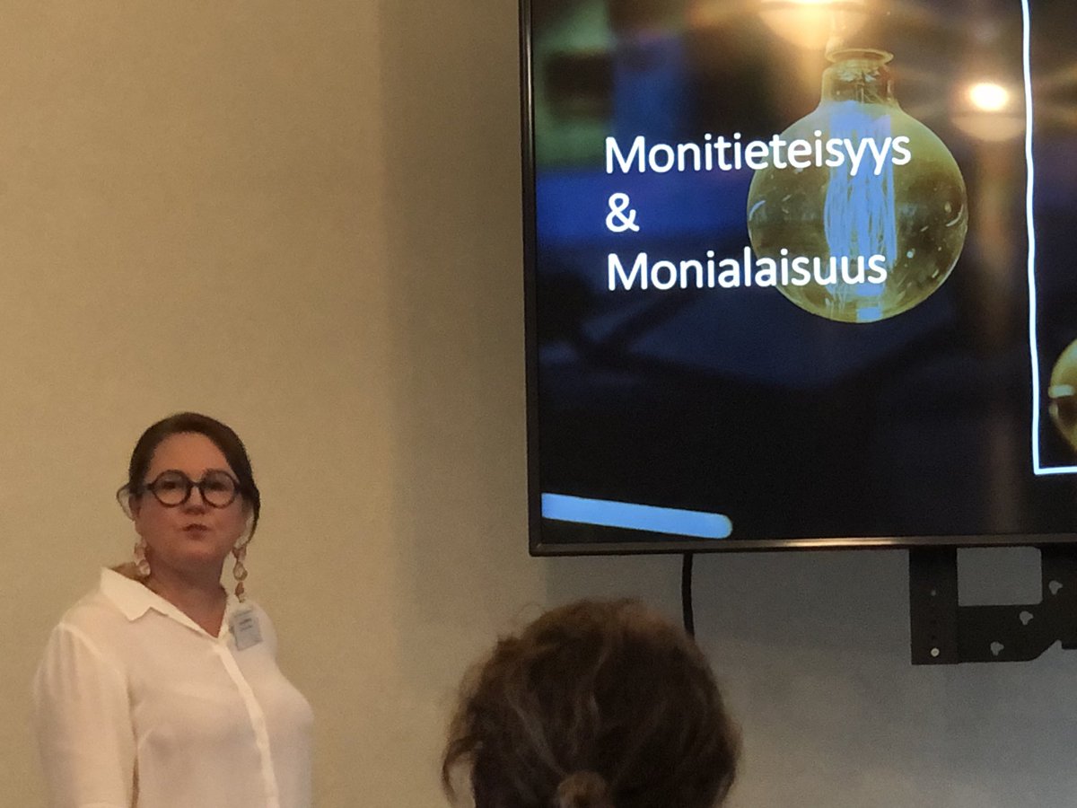 Viestintä on tieteenala, joka voi leikkiä kaikkien kanssa! <a href="/LeenaMikkola1/">Leena Mikkola</a> ajattelee ääneen <a href="/Prologos_ry/">Prologos ry</a> n teemapäiväsaä!