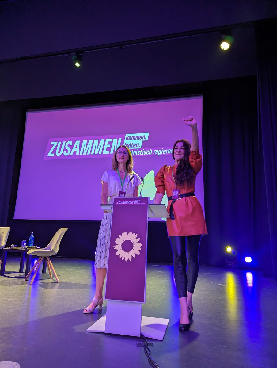 Frauenpower das ganze Wochenende. 
Mit Inna Peffer vom Vorstand der Kreis Klever Grünen bei der Grünen- Bundesfrauenkonferenz in Mannheim. Eine tolle Erfahrung, sich mal nur der Vielfalt frauenpolitischer Themen widmen zu können.
#frau #gleichstellung #gruene #frauenpower