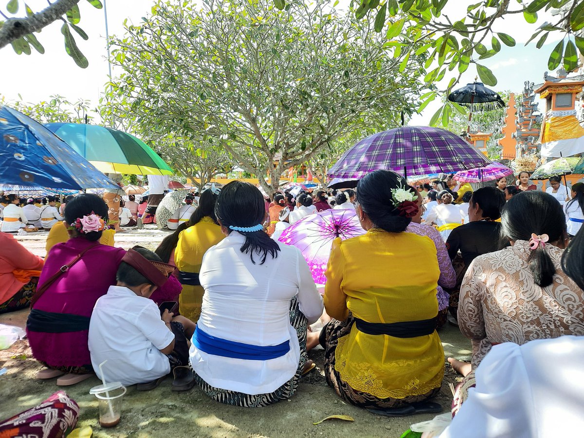 Rahajeng rahine purnama sasih kapat bagi umat sedharma