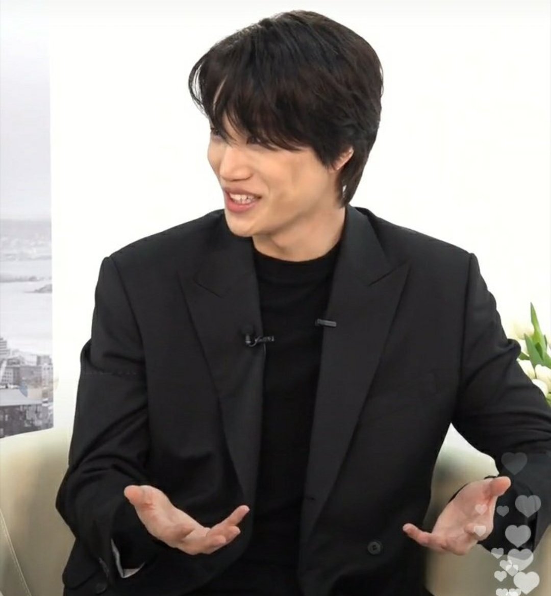 kosar__L's tweet photo. جونمیون تایید کرده میخواد نقش ولیعهد رو بازی کنه ؟ 
کل بکشم یا هنوز زوده 
SUHO
 #수호
#EXO 
@weareoneEXO @layzhang @B_hundred_Hyun https://t.co/hXbtRvOKUZ
