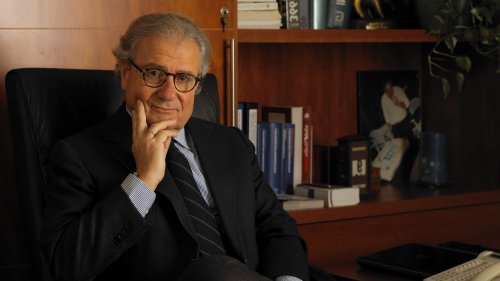 QSanit's tweet photo. “Con la #manovra si dia respiro alle aziende dei #farmaci #equivalenti. C’è il rischio di carenze di prodotti e allarme sostenibilità industriale”. Intervista al presidente di @Egualia , Hausermann #Sanità https://t.co/uAgXEFxa1M https://t.co/cZc1hT2vC6