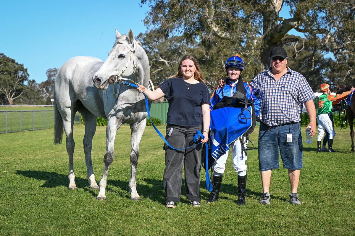 RacingVictoria's tweet photo. Da Deputy salutes at huge odds at Coleraine to bring up apprentice Jess Booth's first winner in Victoria 🎉

The gorgeous grey stormed down the outside to score at $81! 👊

Many congrats Jess, we're sure it'll be the 1st of many ✌️ https://t.co/QlXh61PsFZ