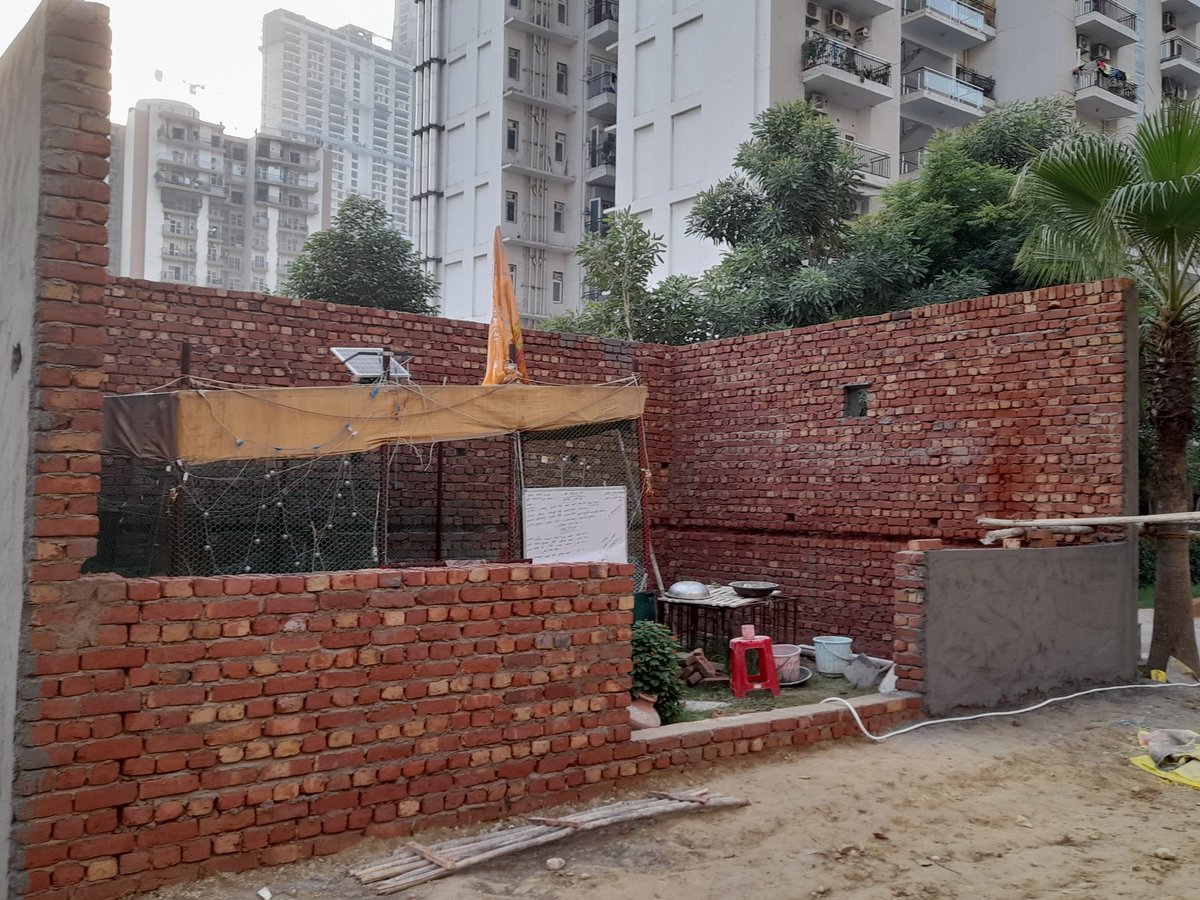 singhramesh's tweet photo. @noida_authority @noidapolice   illegal mandir construction is happening in Central Park of Panchsheel Pratishtha Sector 75 Noida ...... request you to kindly atke appropriate action .....@ceo https://t.co/W2YUEyATdm