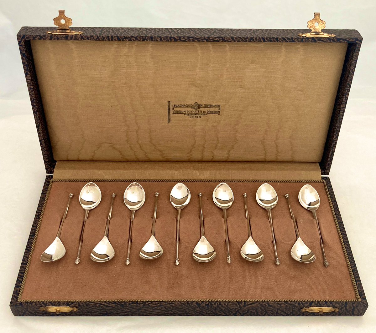 BassetlawA's tweet image. A cased set of twelve Dutch silver coffee spoons. Marked for Bijkamp of Steenwijk. #silverspoons