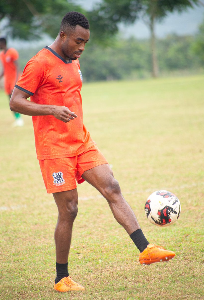 FcSamartex1996's tweet photo. Eyes on the ball
🏃 Ebenezer Acquah
🏃 Gabriel Appiah
🏃 Godwin Abusah
#SaxBechem https://t.co/gIkSJG7wuJ